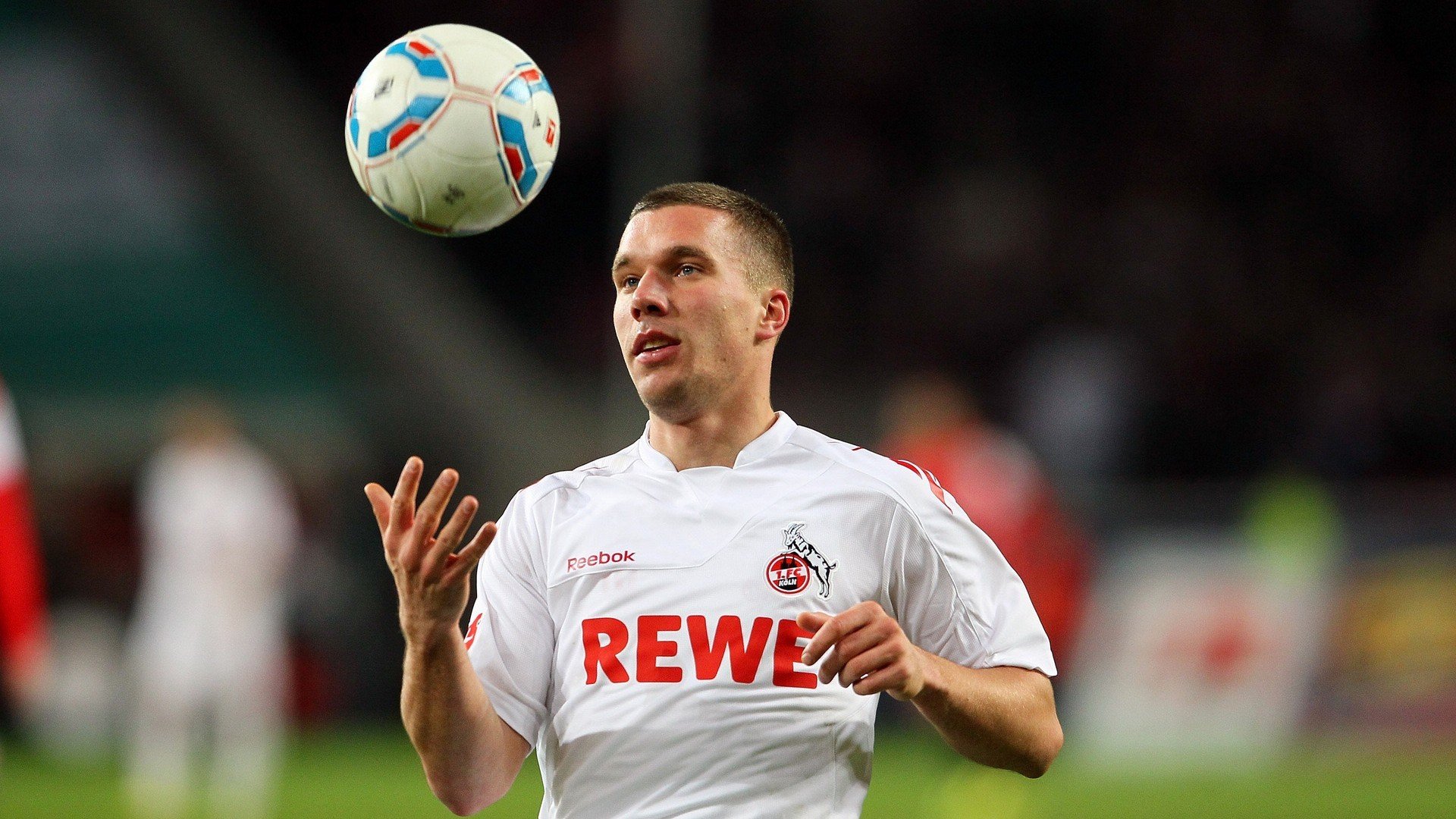 败北引爆全场！，Rookie意外战胜西班牙队热度持续攀升